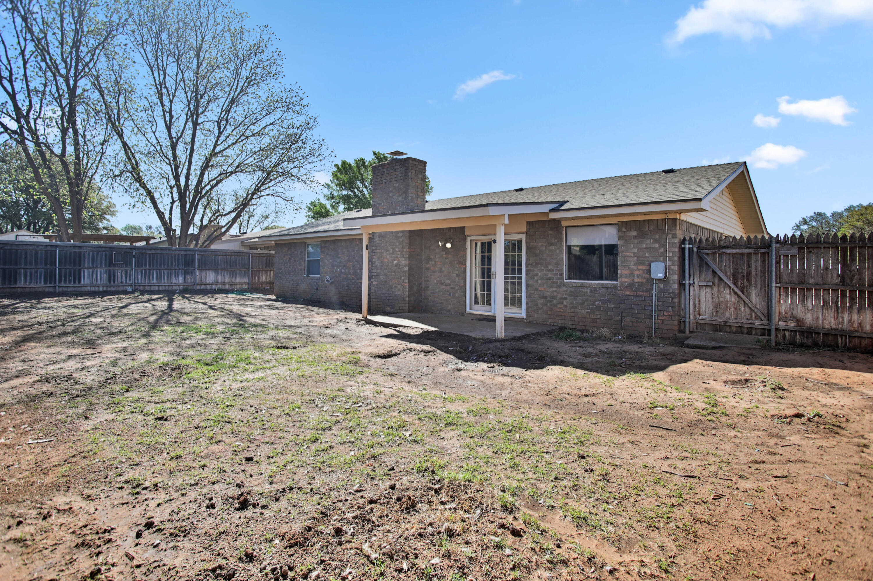 1303 E Waco Street