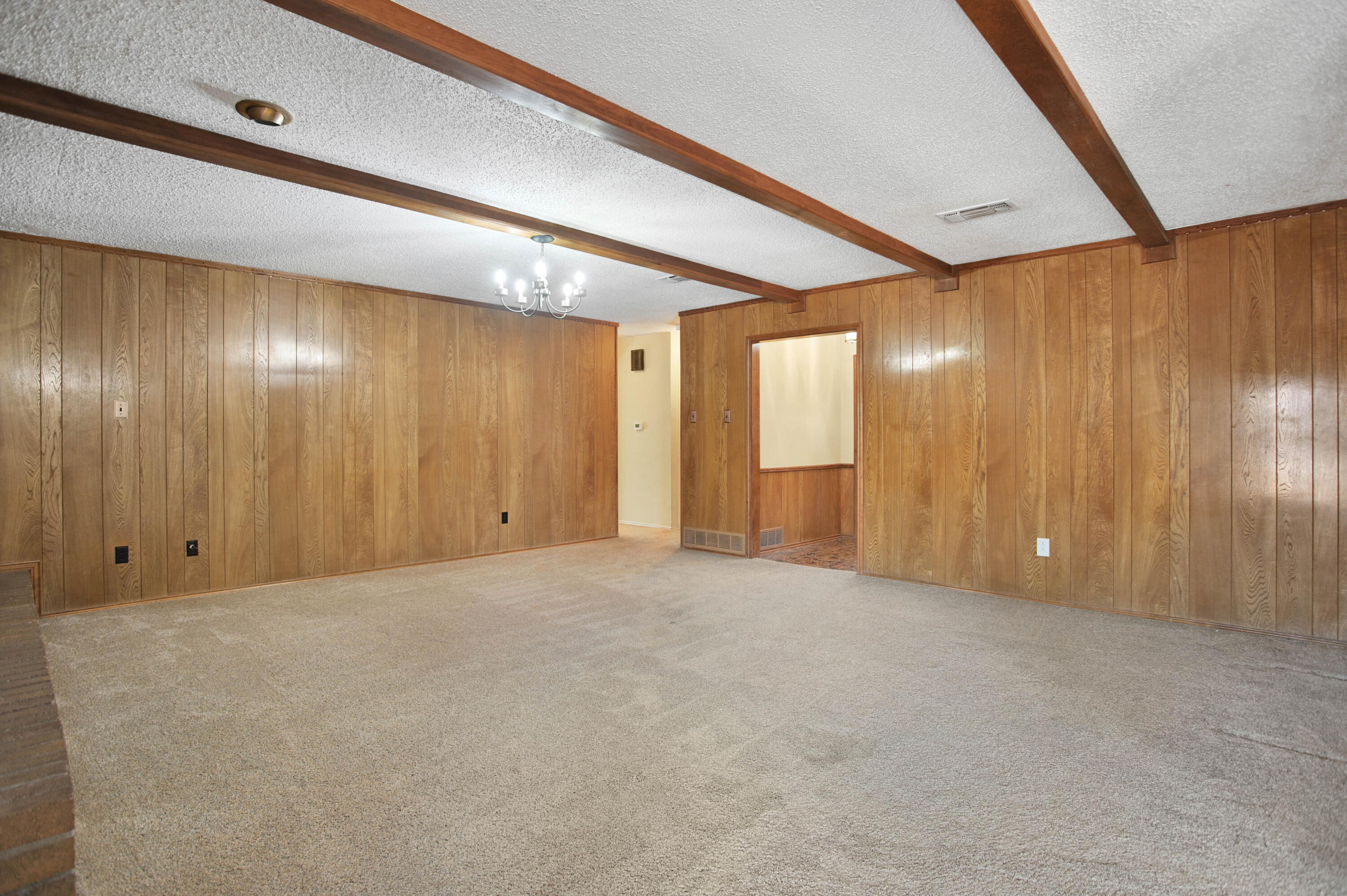 1303 E Waco Street