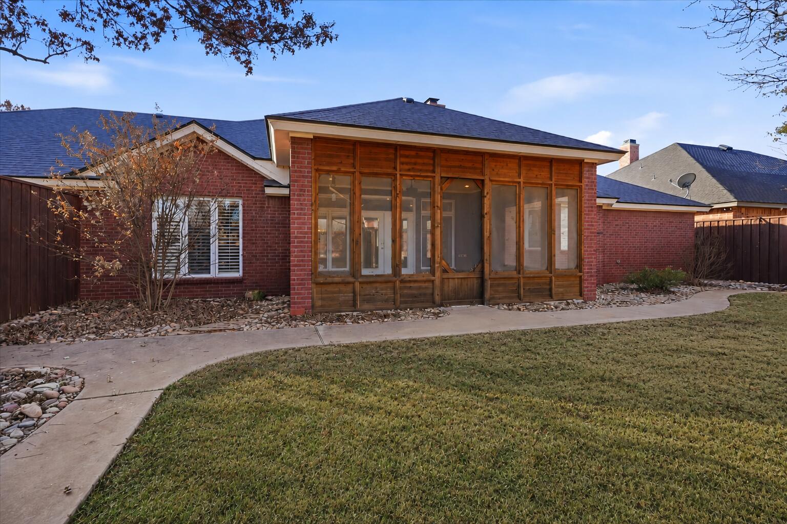 1703 E Casa Linda Lane