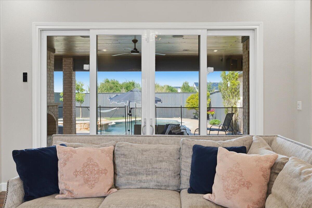 1005 Buckingham Avenue