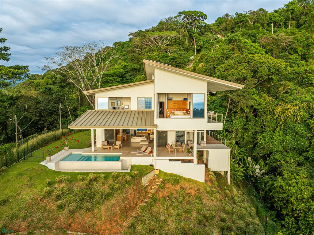 Dominical