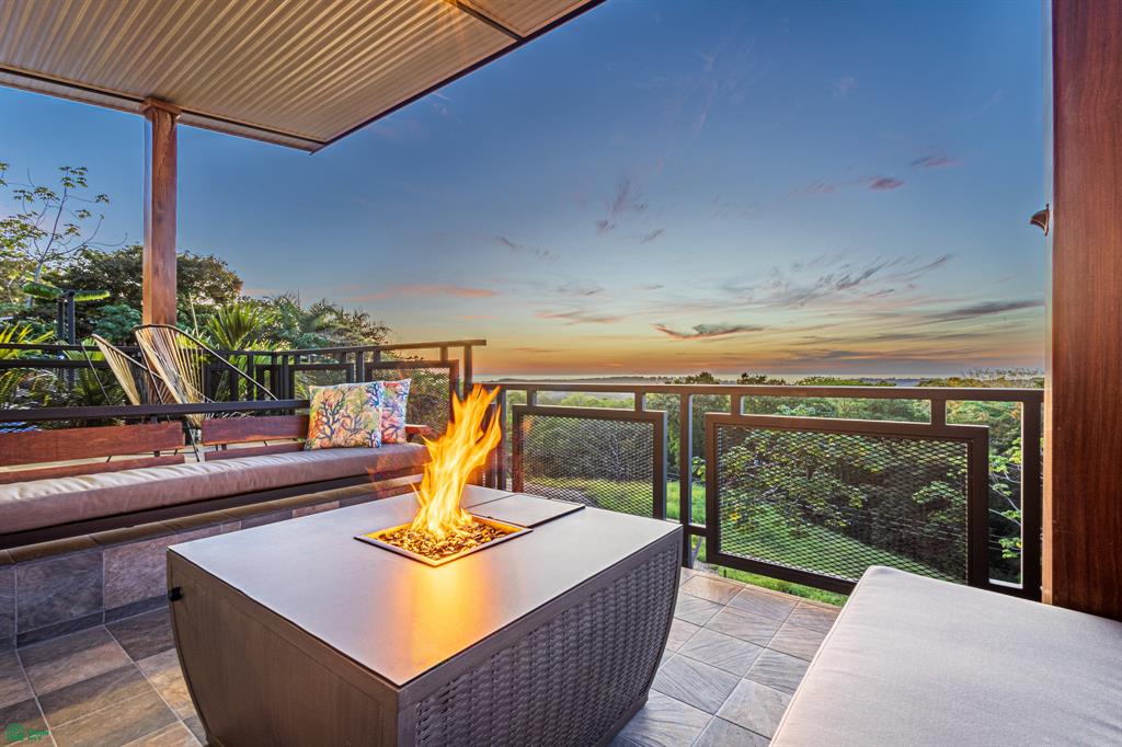 MK Residence Contemporary Oceanview Home