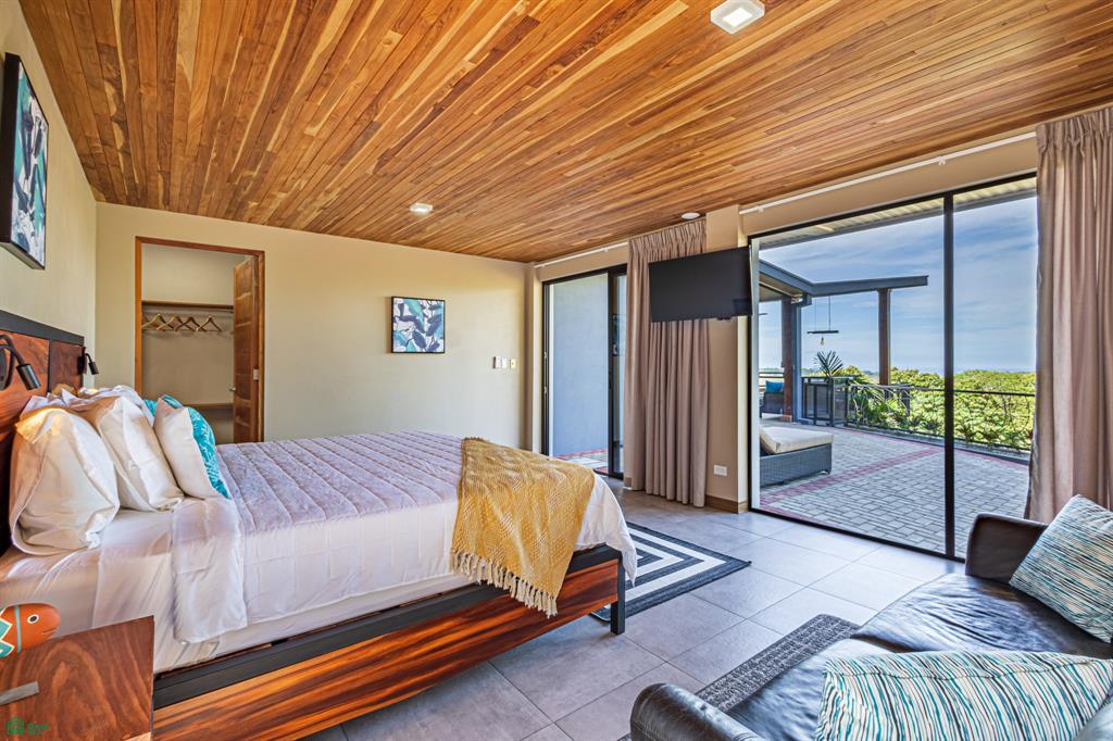 MK Residence Contemporary Oceanview Home