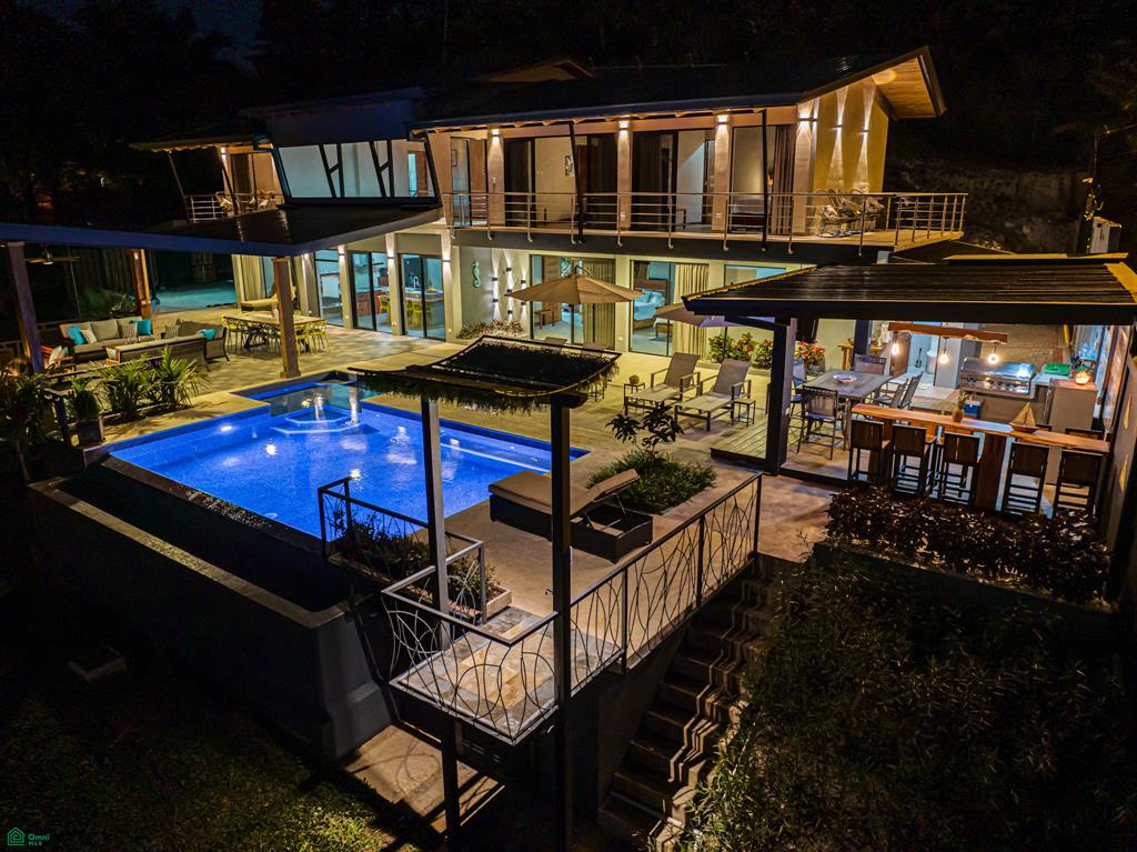 MK Residence Contemporary Oceanview Home