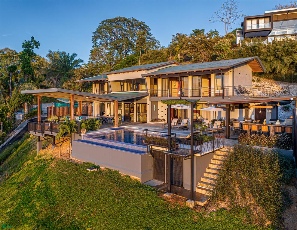 MK Residence Contemporary Oceanview Home