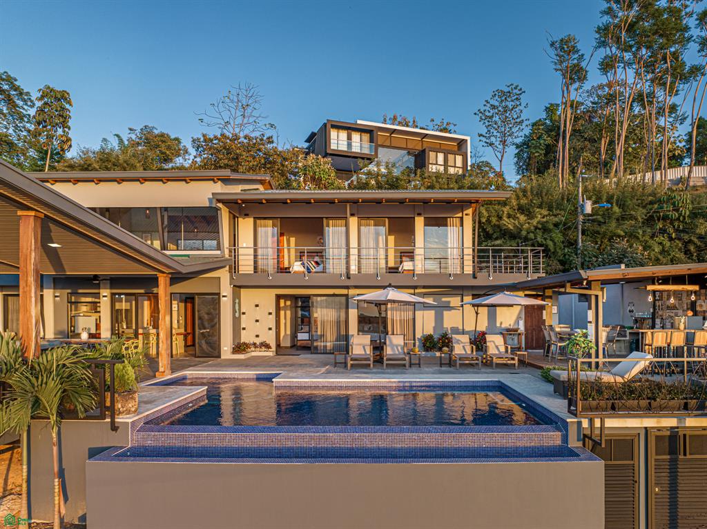 MK Residence Contemporary Oceanview Home