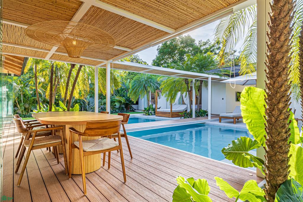 Casa Ohana – Comtemporary Luxury Villa, Steps from the Beach