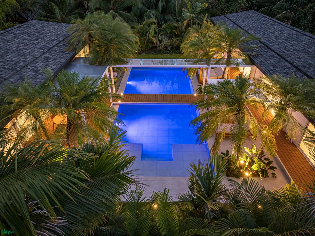 Casa Ohana – Comtemporary Luxury Villa, Steps from the Beach