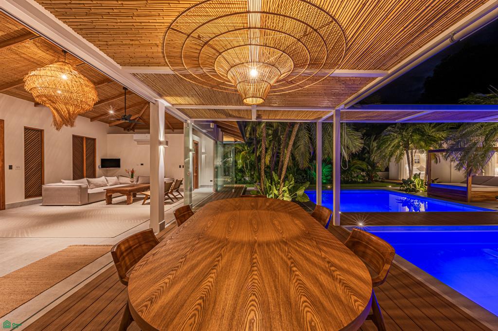 Casa Ohana – Comtemporary Luxury Villa, Steps from the Beach