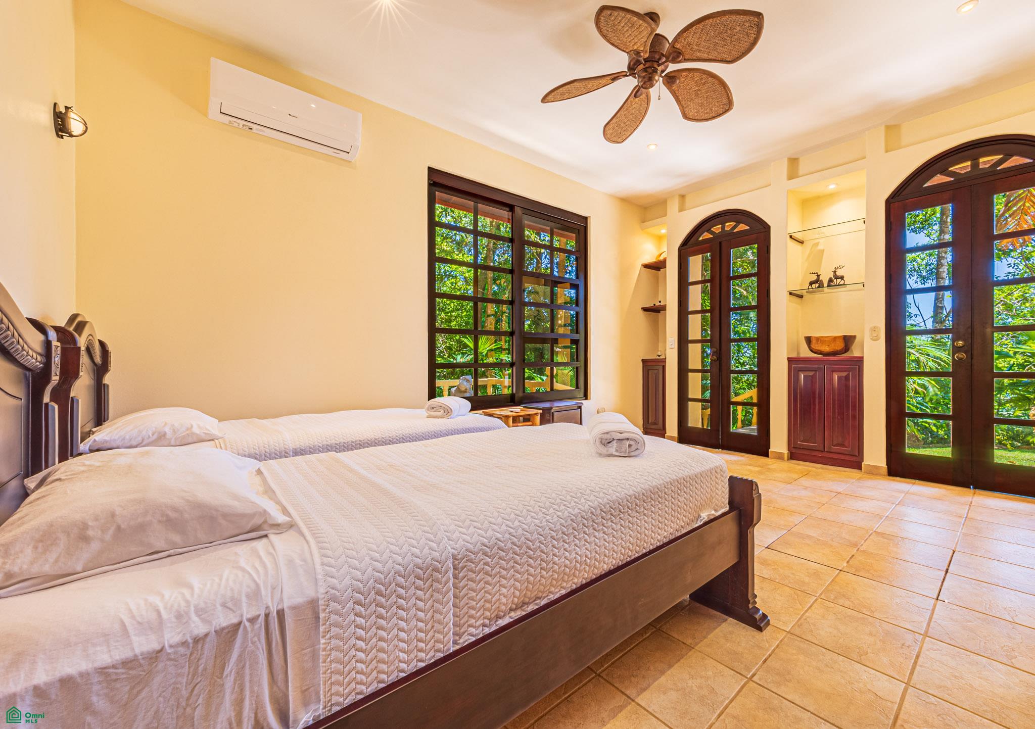 Nido Escondido Tropical Retreat