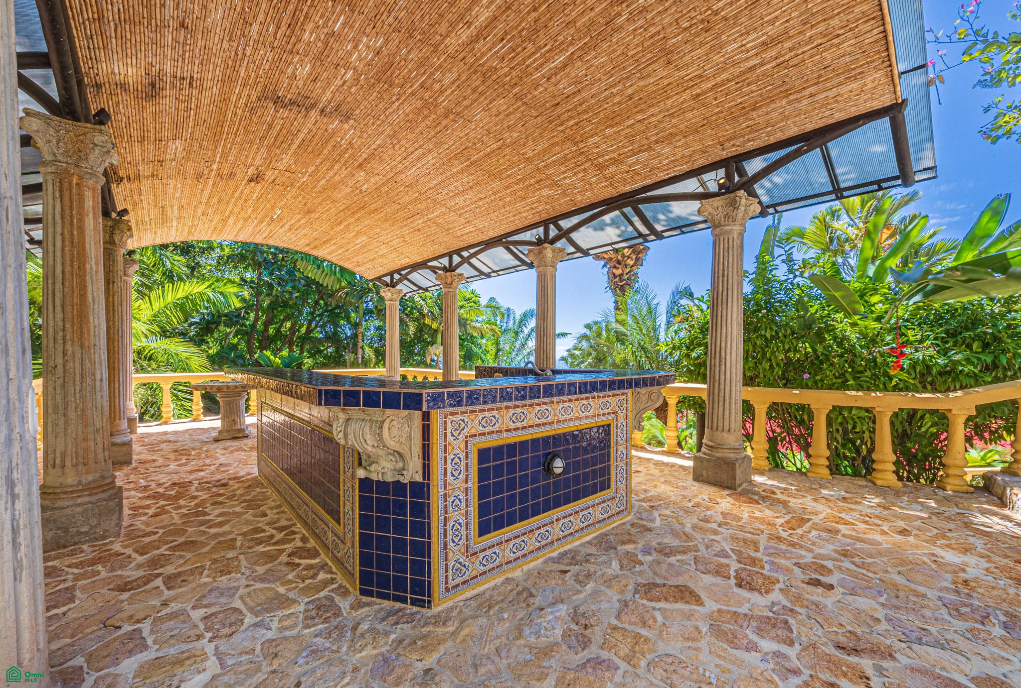 Nido Escondido Tropical Retreat