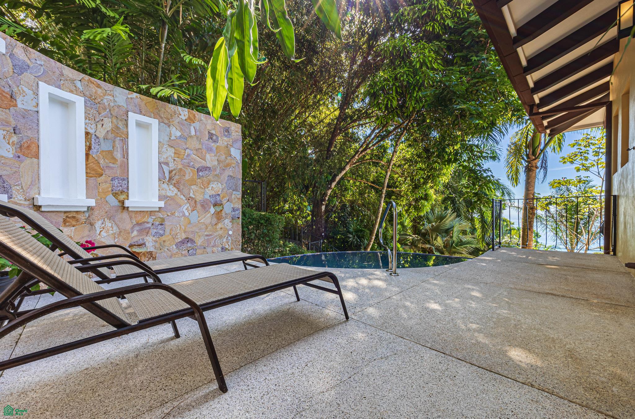 Nido Escondido Tropical Retreat