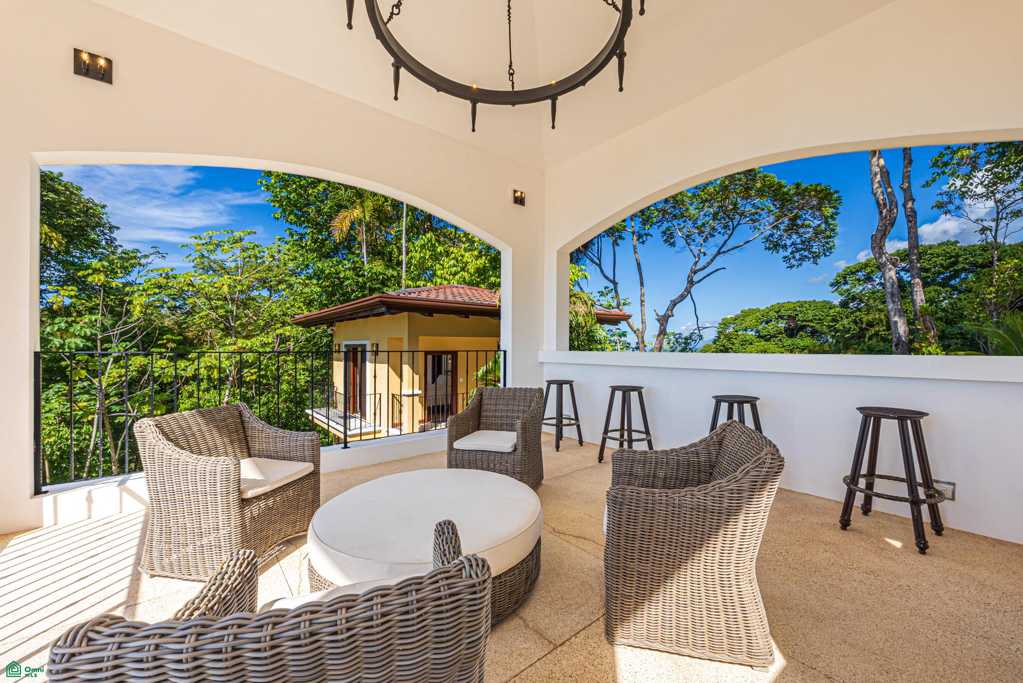 Nido Escondido Tropical Retreat