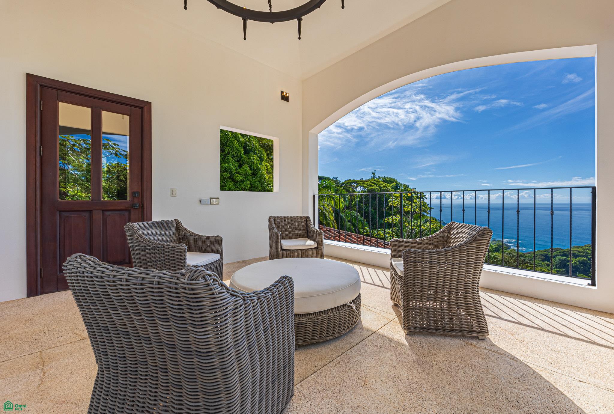 Nido Escondido Tropical Retreat