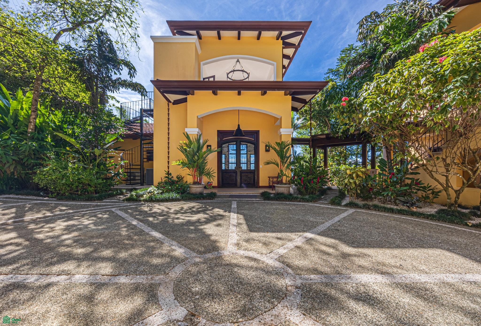 Nido Escondido Tropical Retreat