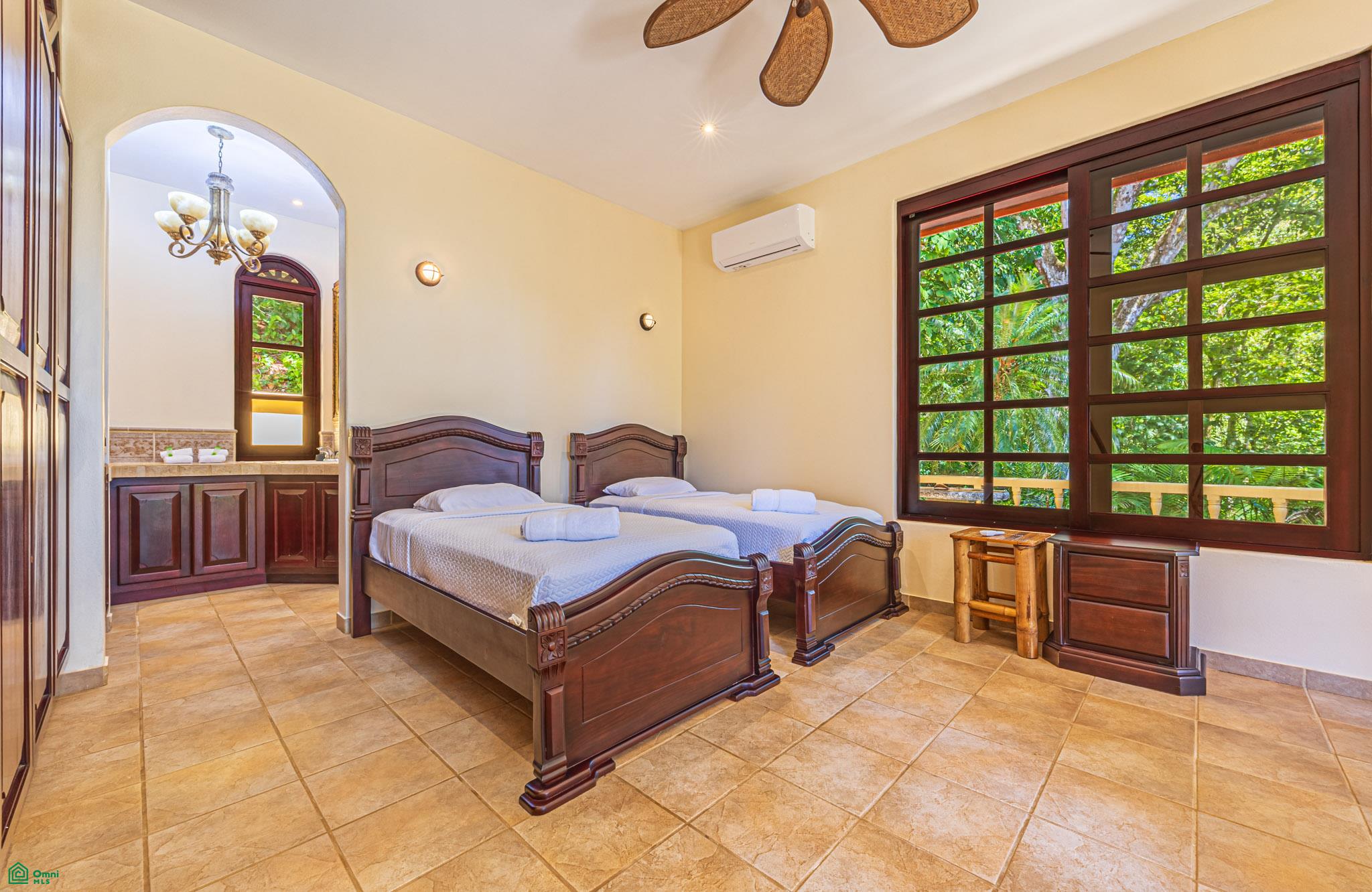 Nido Escondido Tropical Retreat