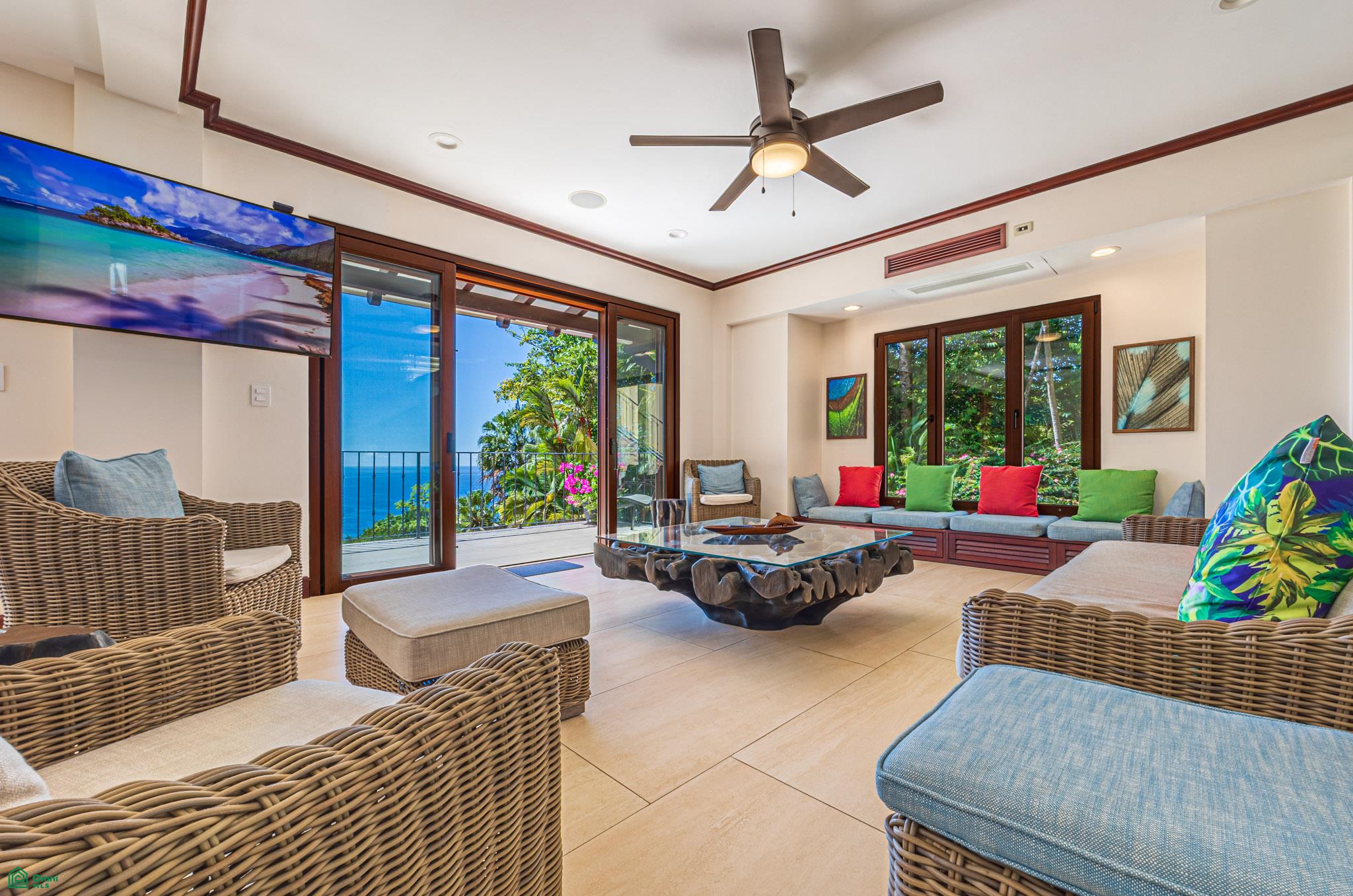 Nido Escondido Tropical Retreat