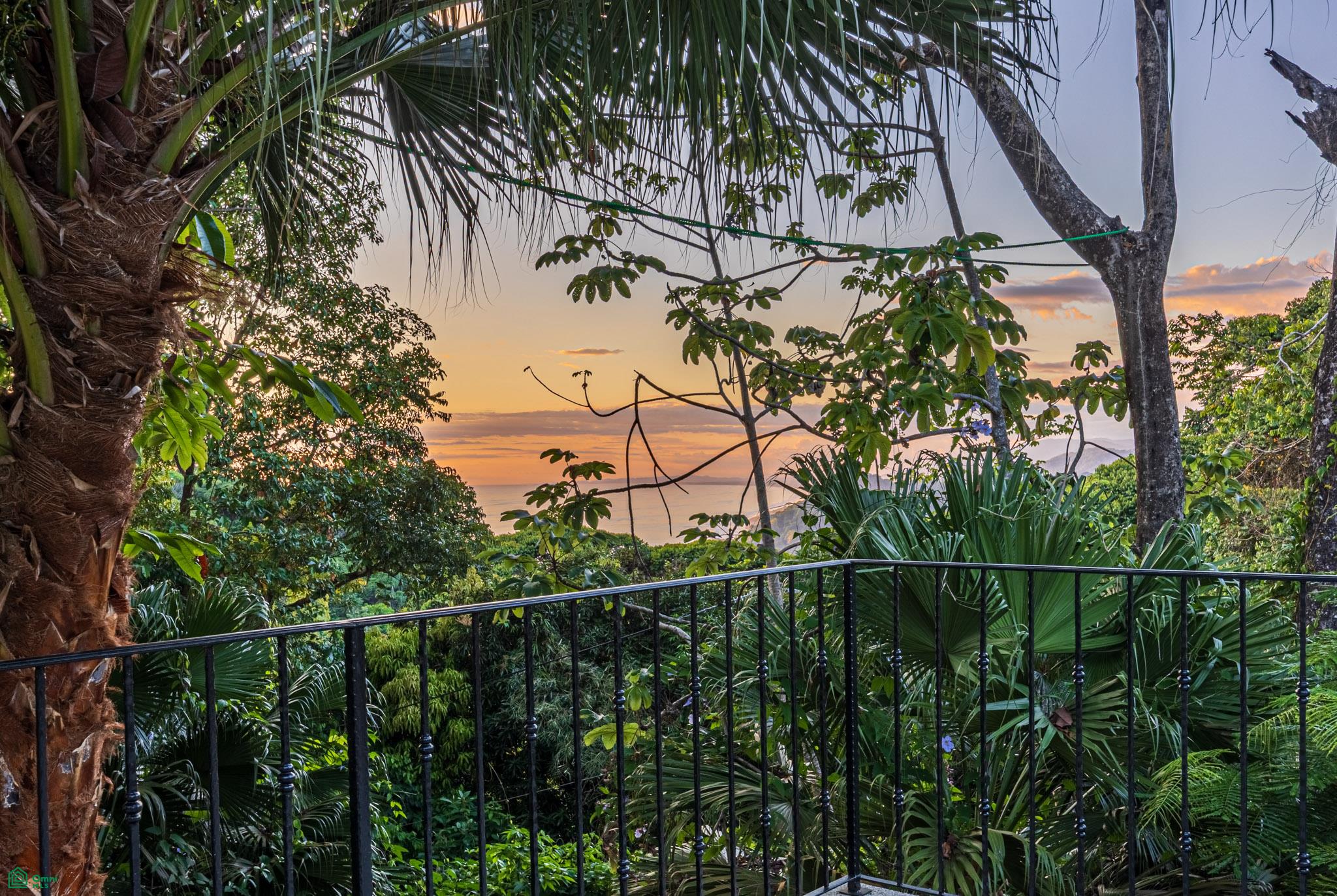 Nido Escondido Tropical Retreat