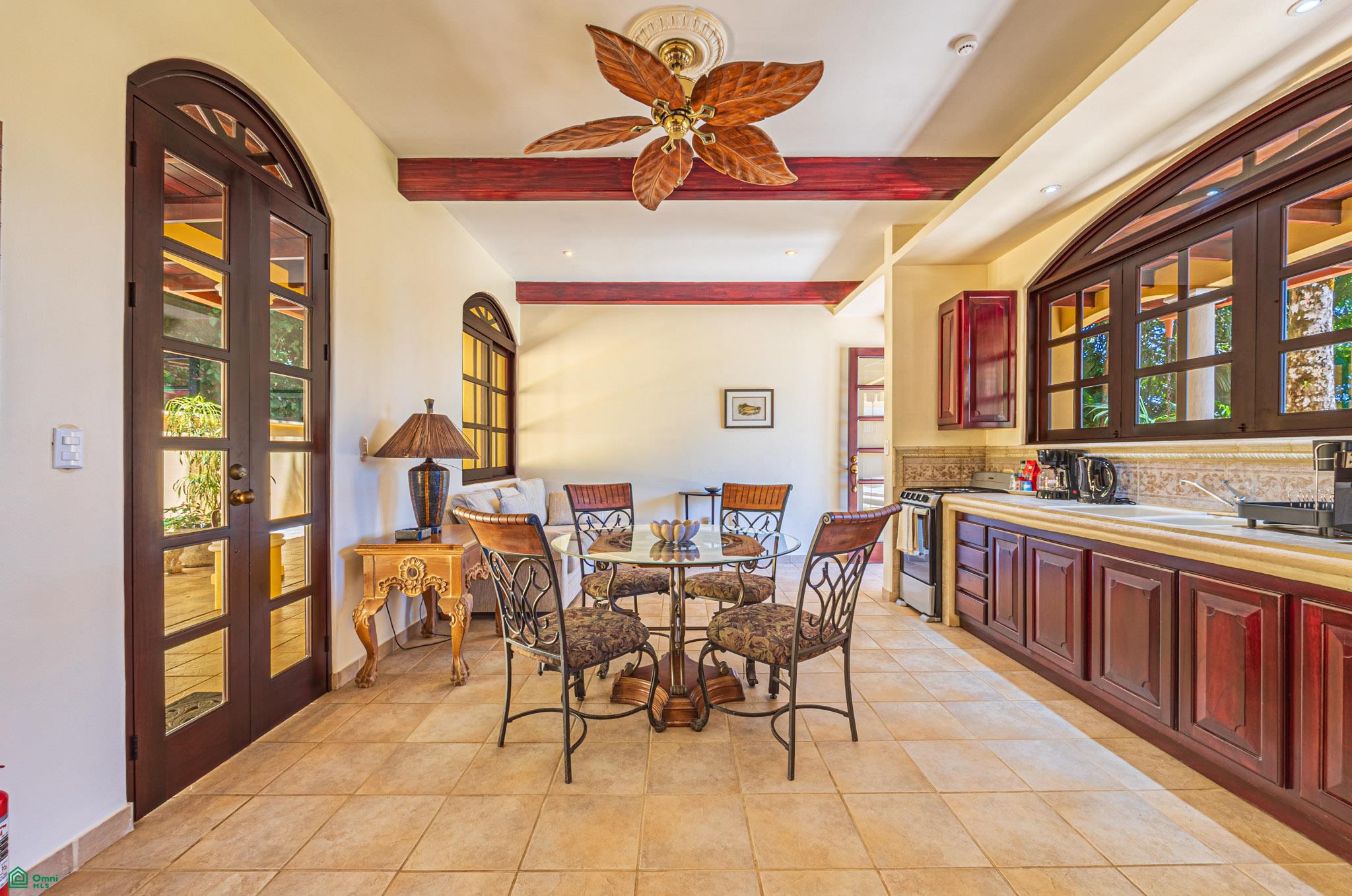 Nido Escondido Tropical Retreat