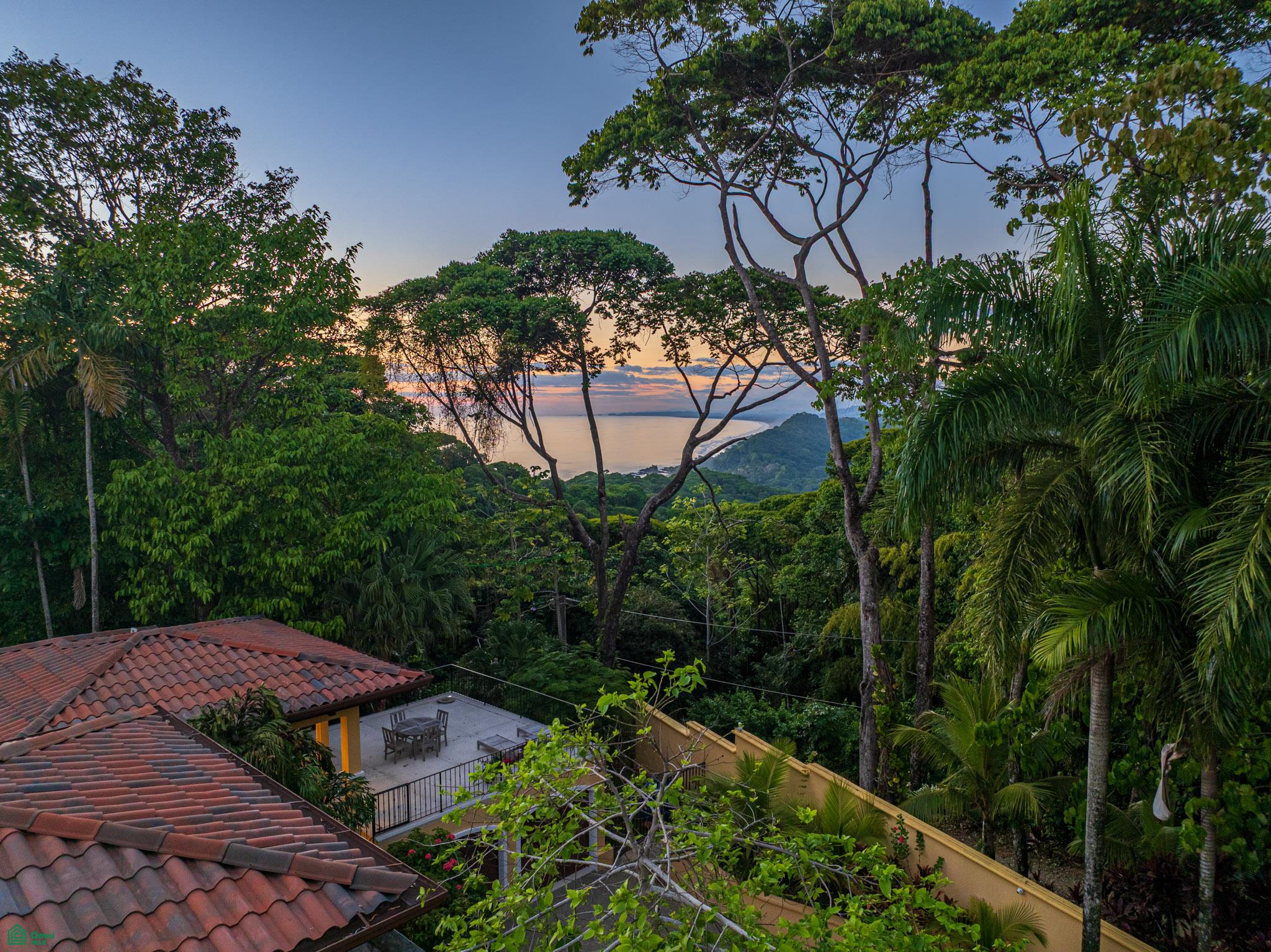 Nido Escondido Tropical Retreat