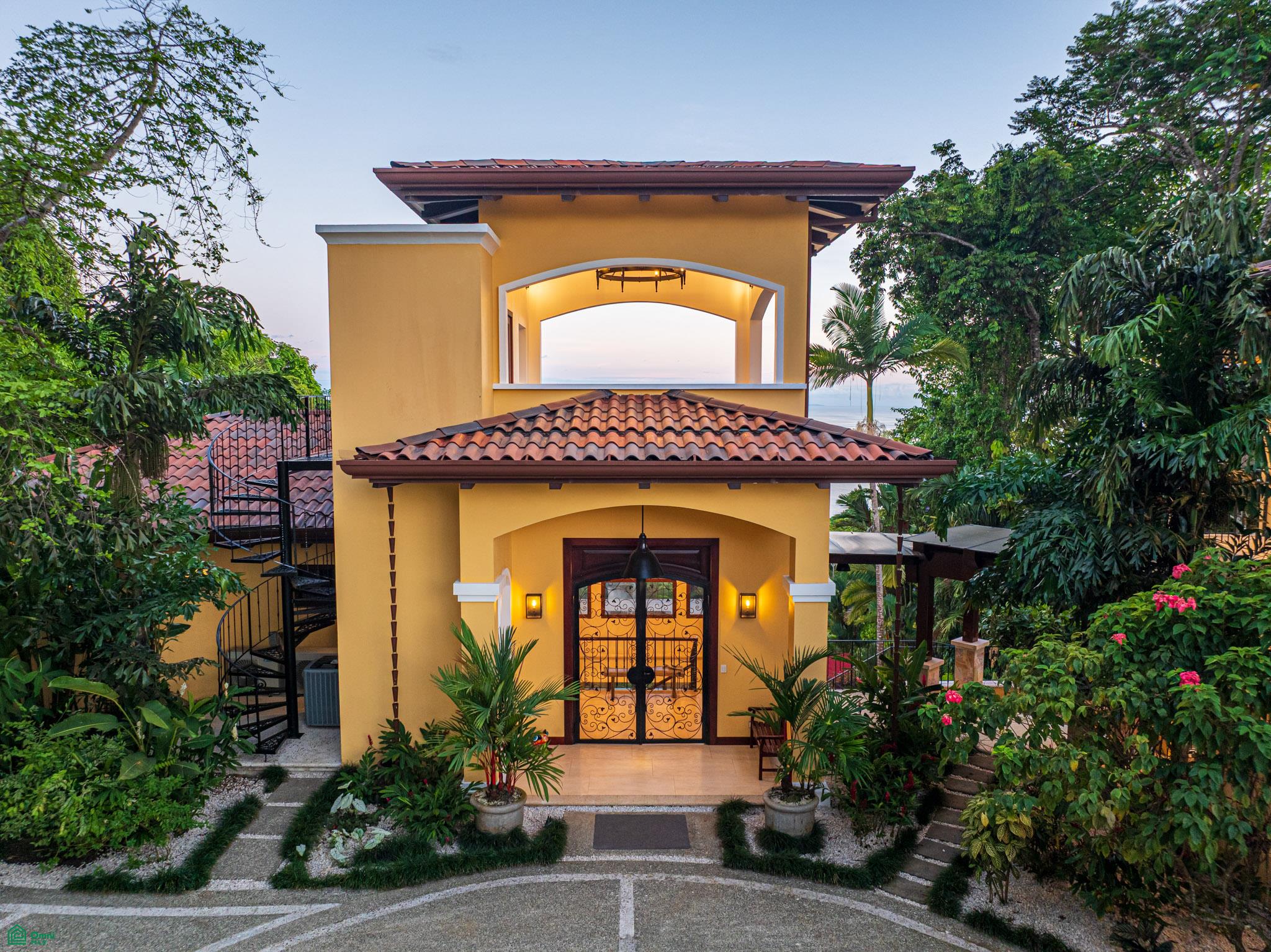 Nido Escondido Tropical Retreat