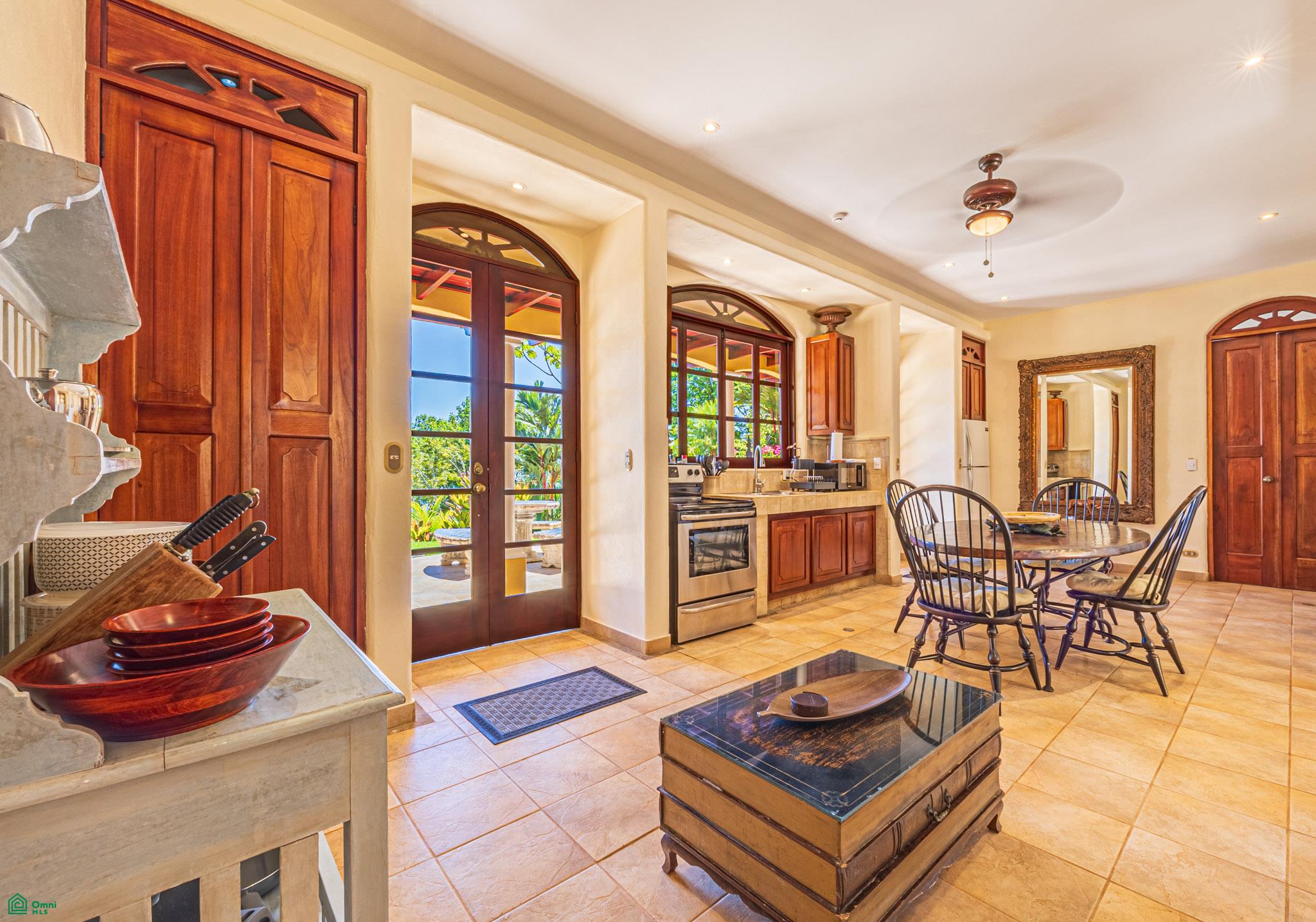 Nido Escondido Tropical Retreat