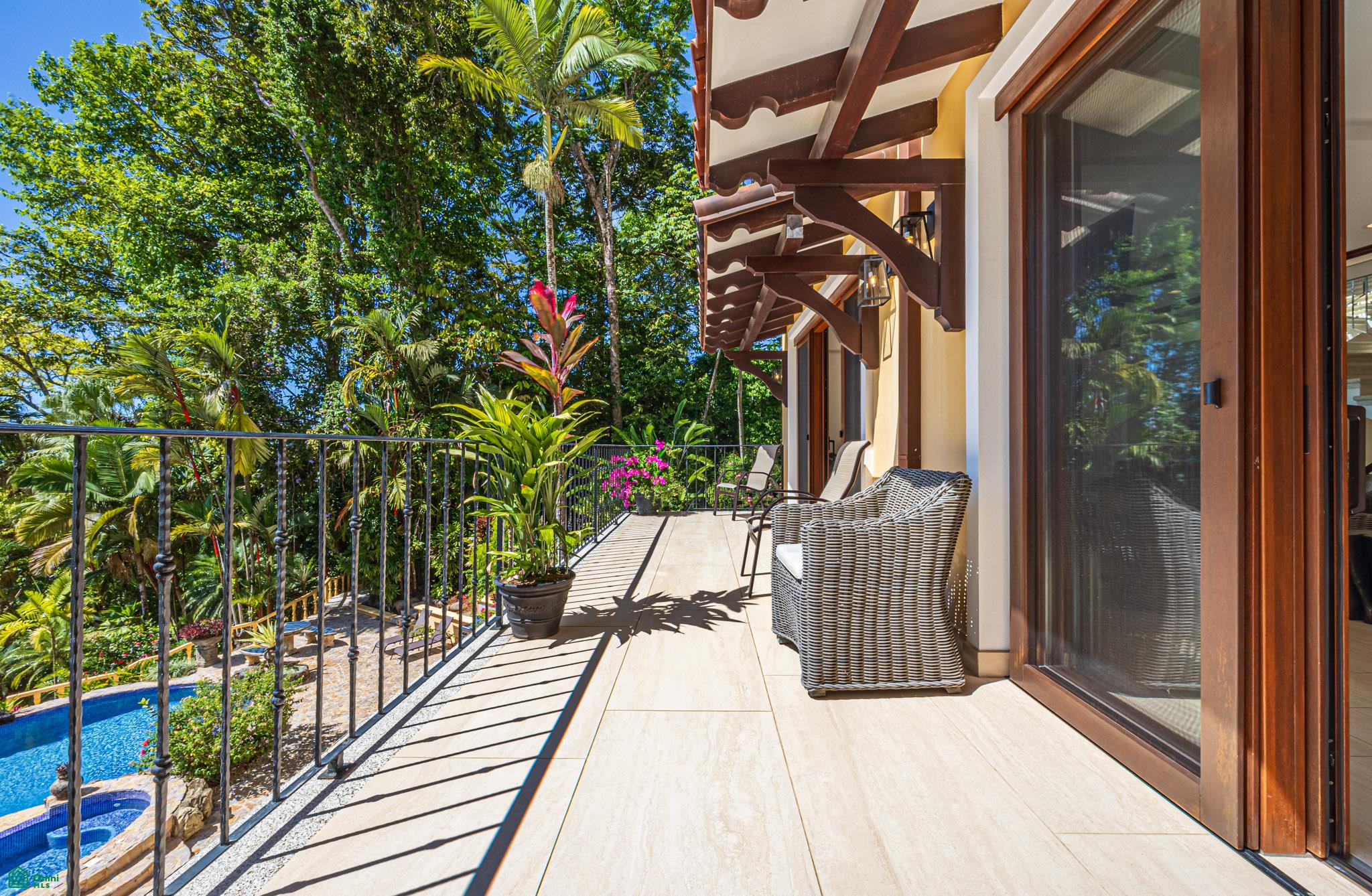 Nido Escondido Tropical Retreat