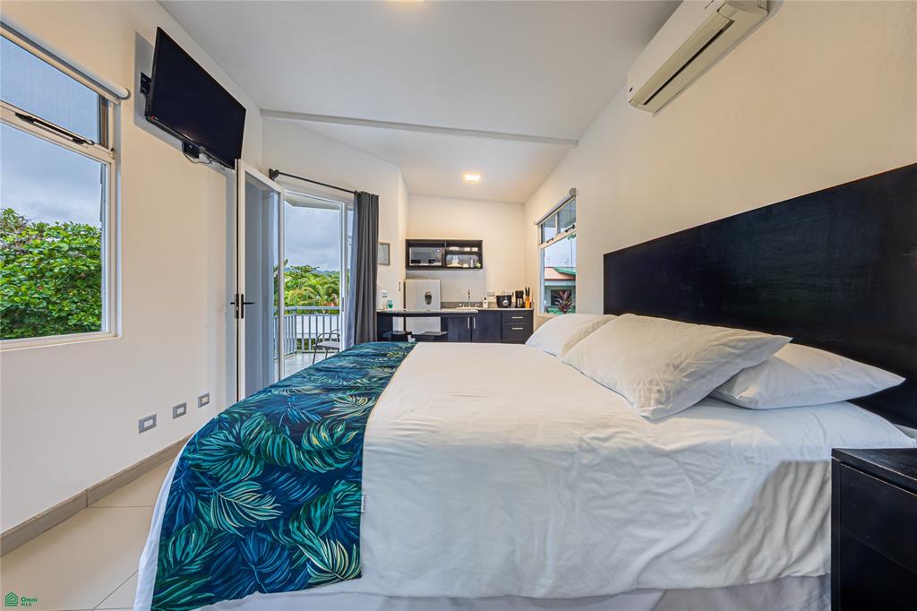 Uvita Paradise Hotel – Walk-to-Beach Boutique Hospitality Opportunity