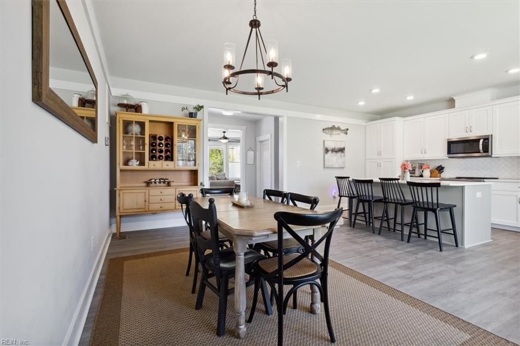 1028 Hitchens LN