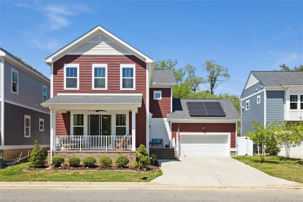 1028 Hitchens LN