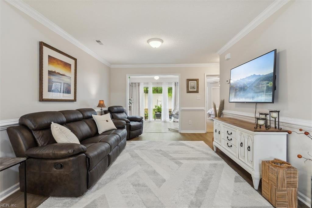 42 Claiborne DR