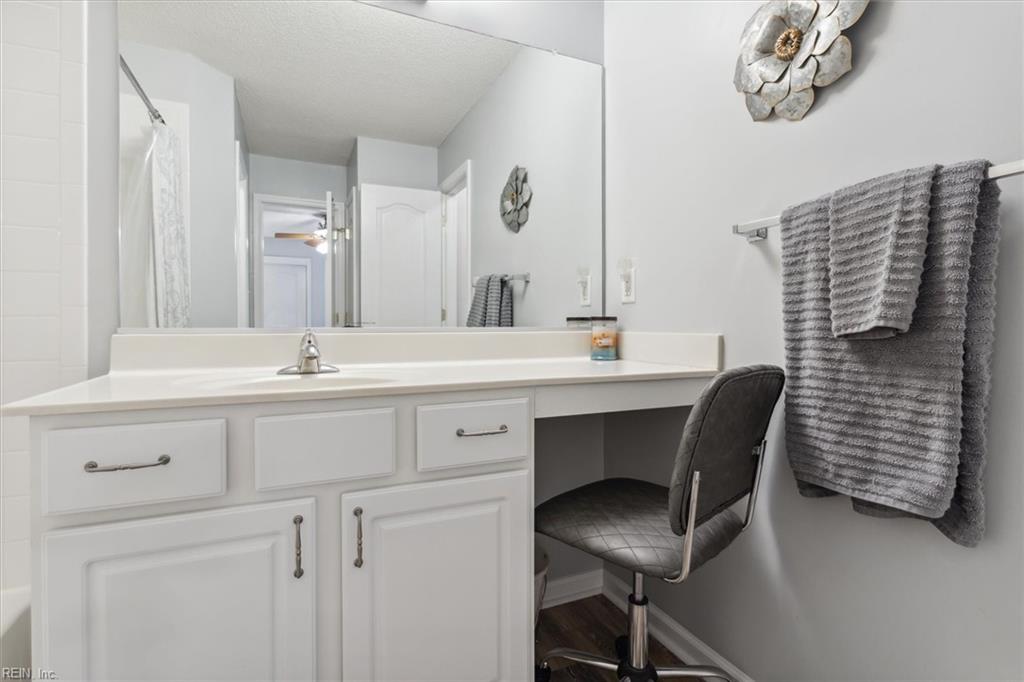 42 Claiborne DR