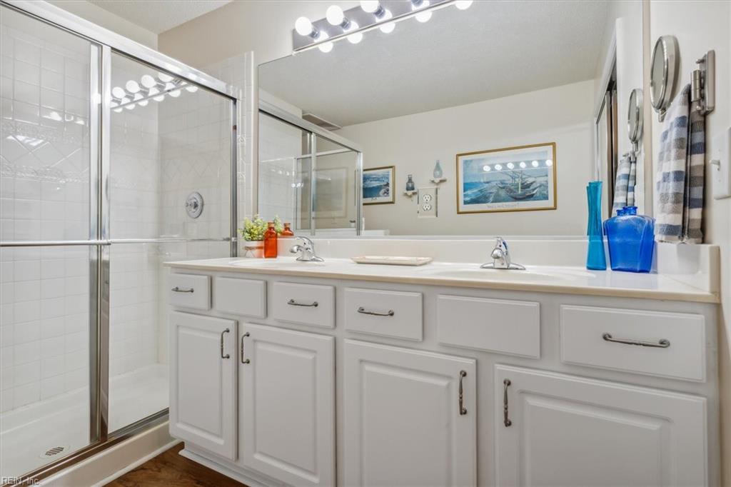 42 Claiborne DR