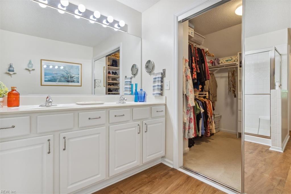 42 Claiborne DR