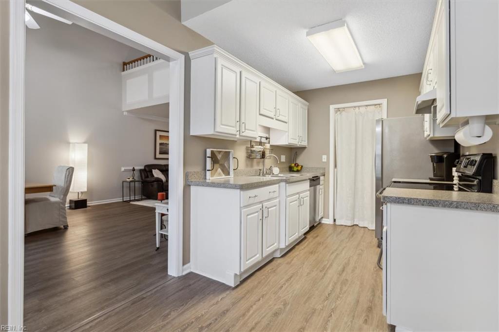 42 Claiborne DR