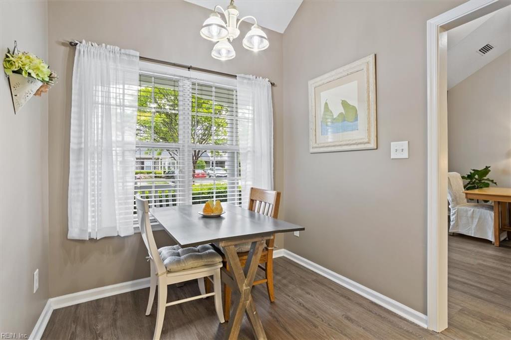 42 Claiborne DR