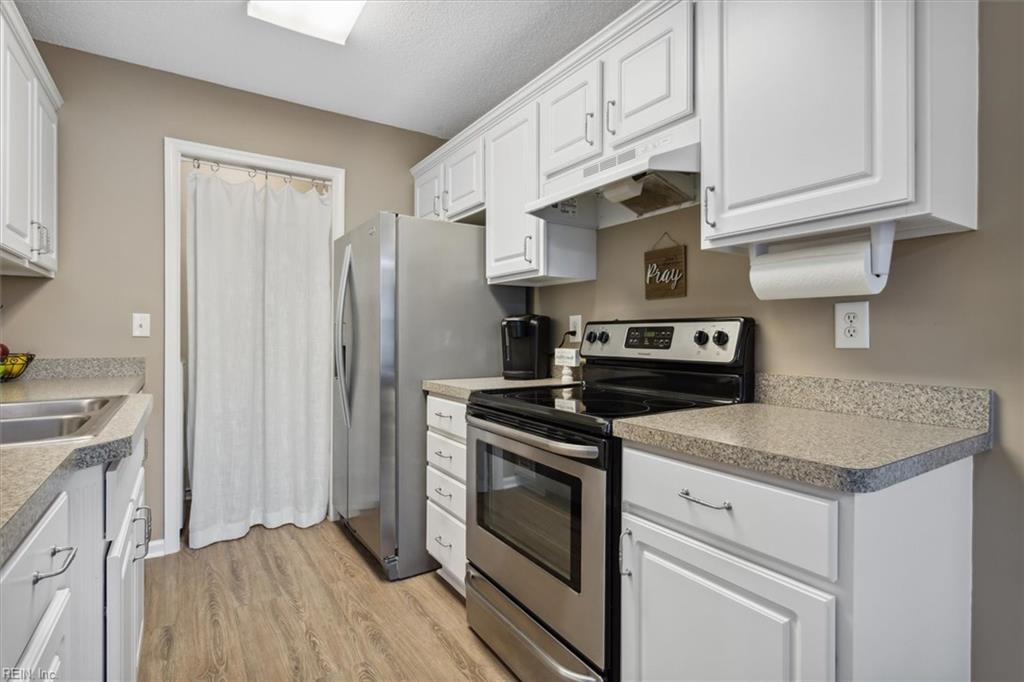 42 Claiborne DR