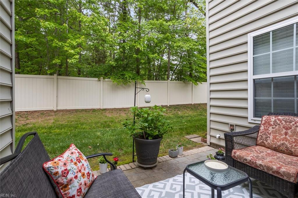 42 Claiborne DR