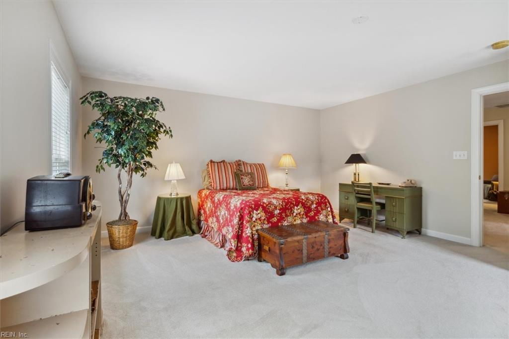 5273 Queen Bishop LN