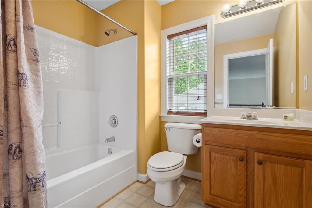5273 Queen Bishop LN