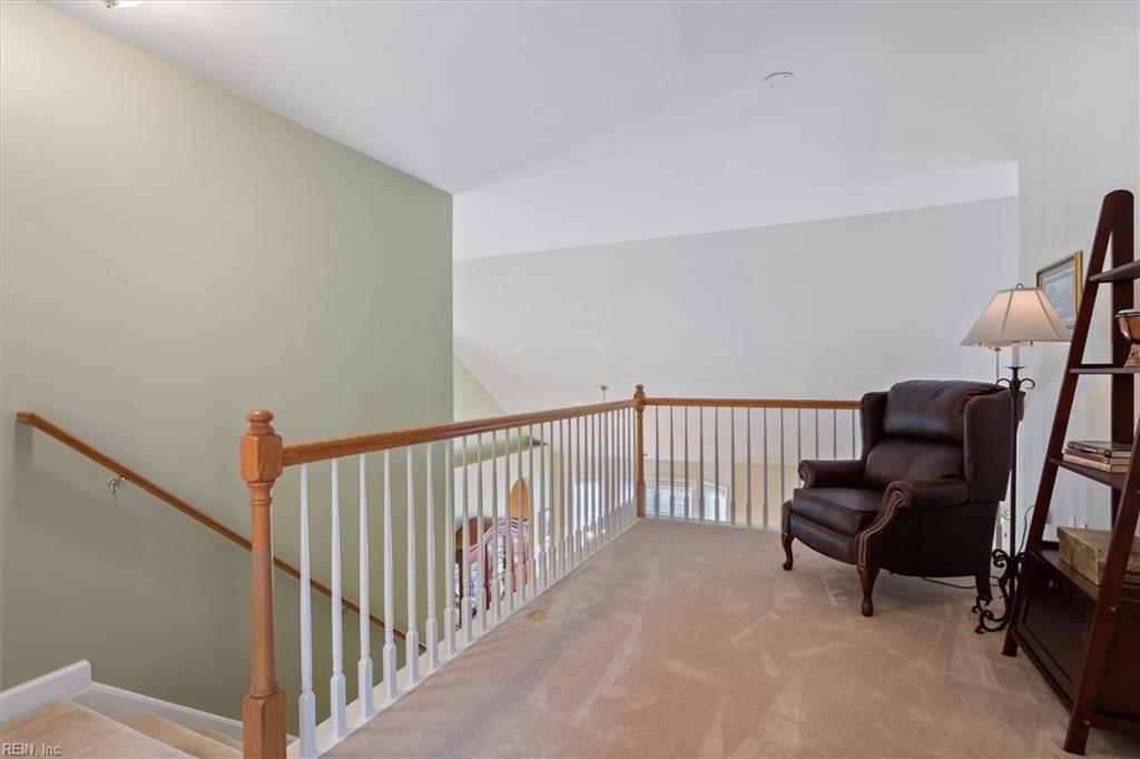 5273 Queen Bishop LN