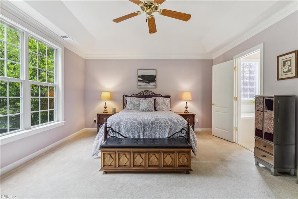 5273 Queen Bishop LN