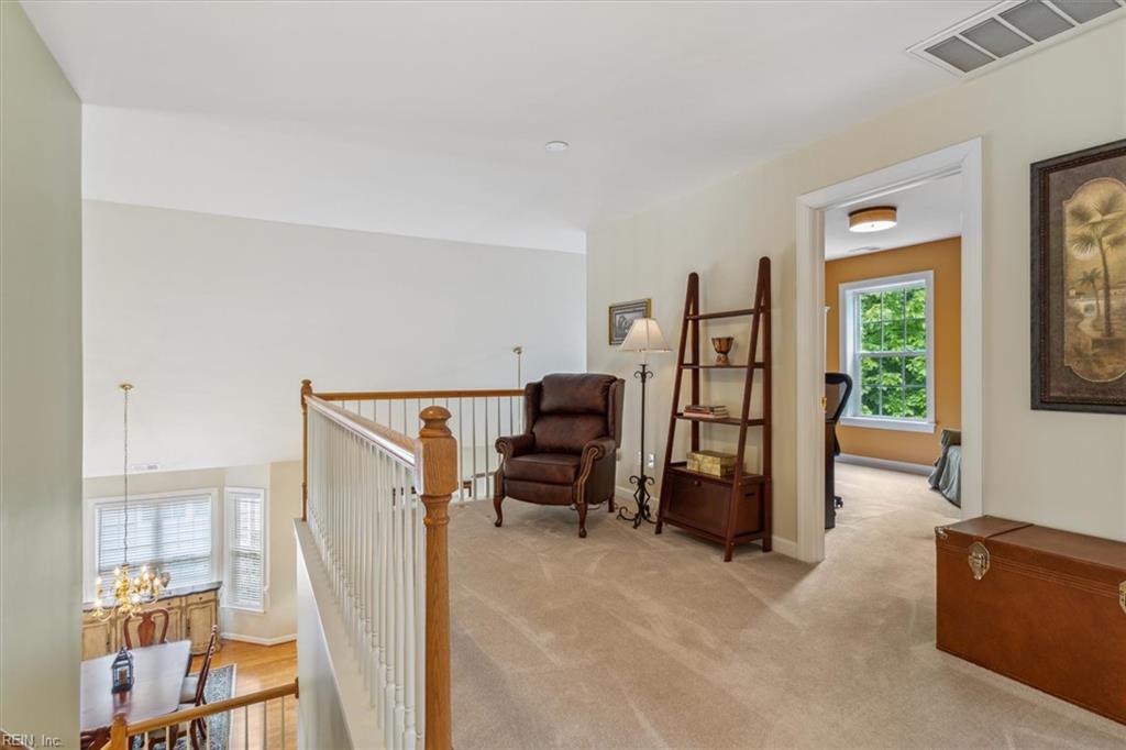 5273 Queen Bishop LN