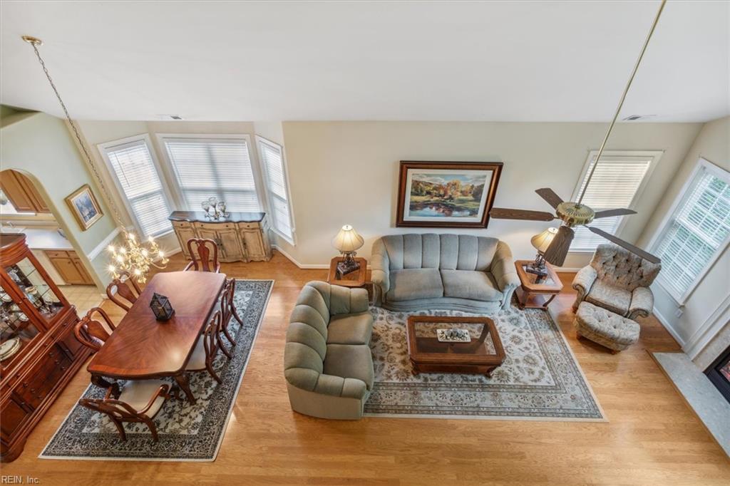 5273 Queen Bishop LN