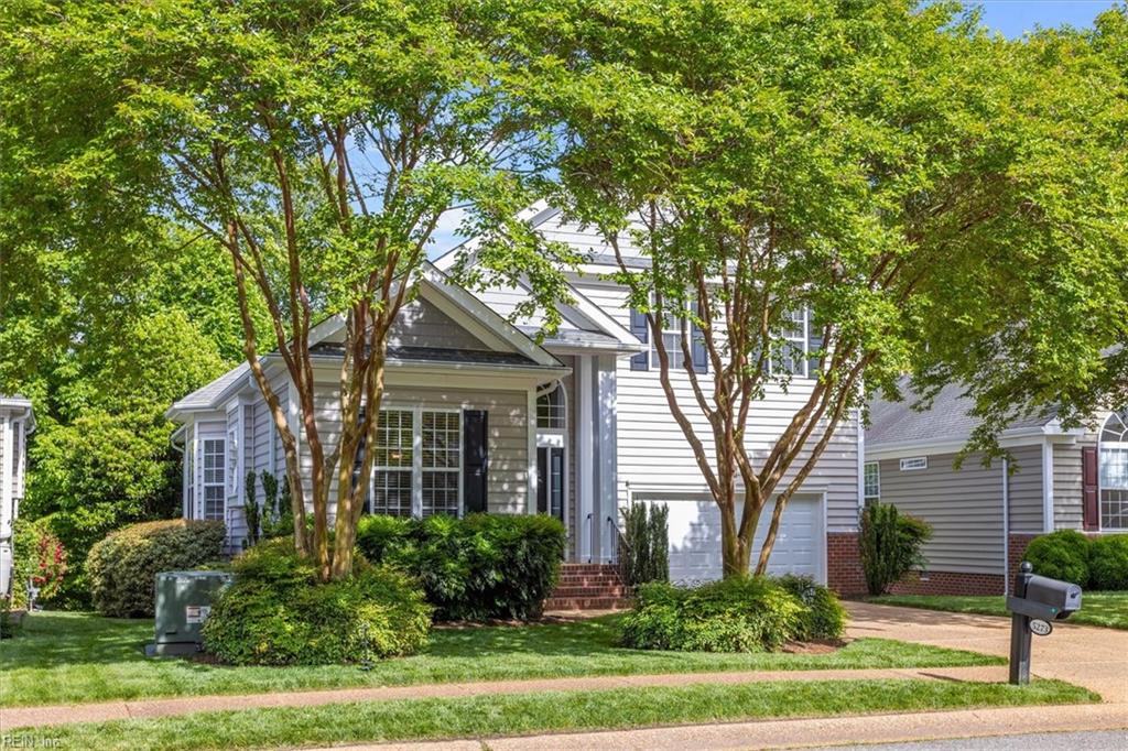 5273 Queen Bishop LN