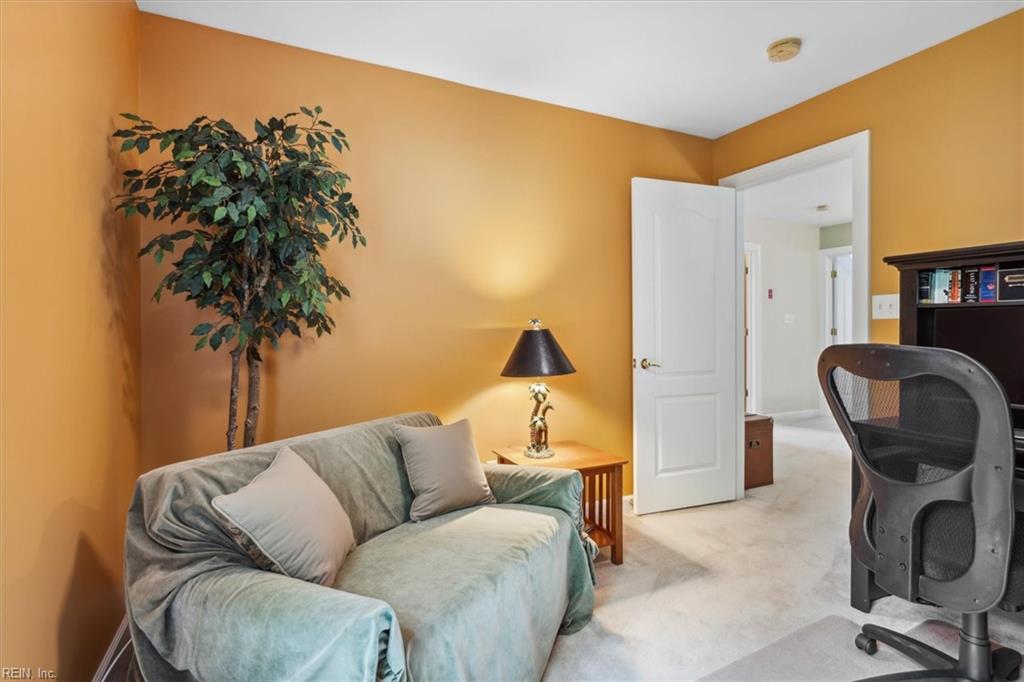 5273 Queen Bishop LN