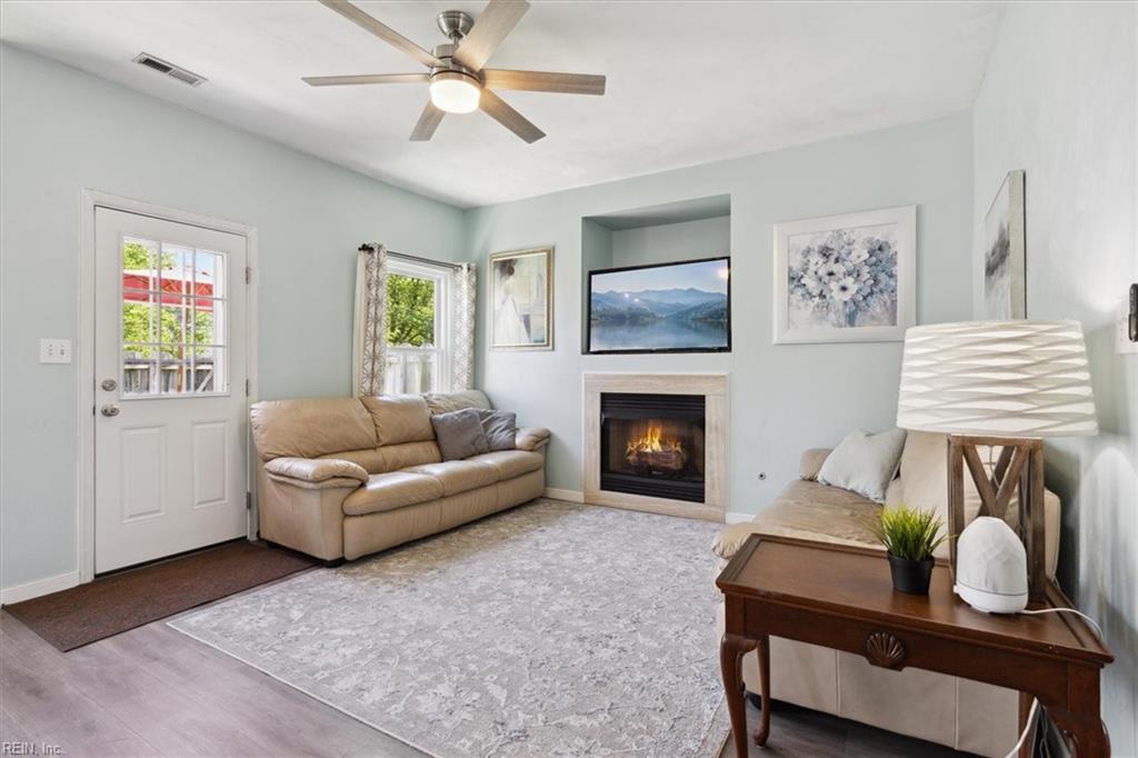 819 John Rolfe DR