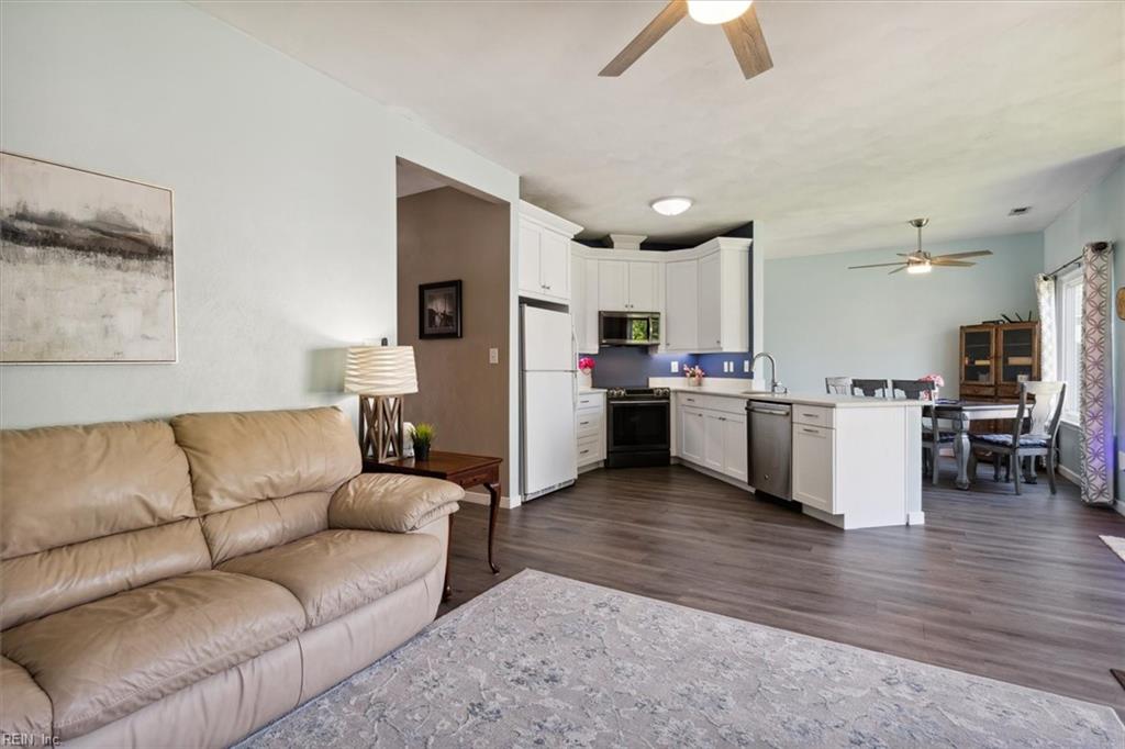 819 John Rolfe DR