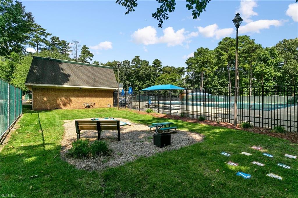 225 Persimmon DR