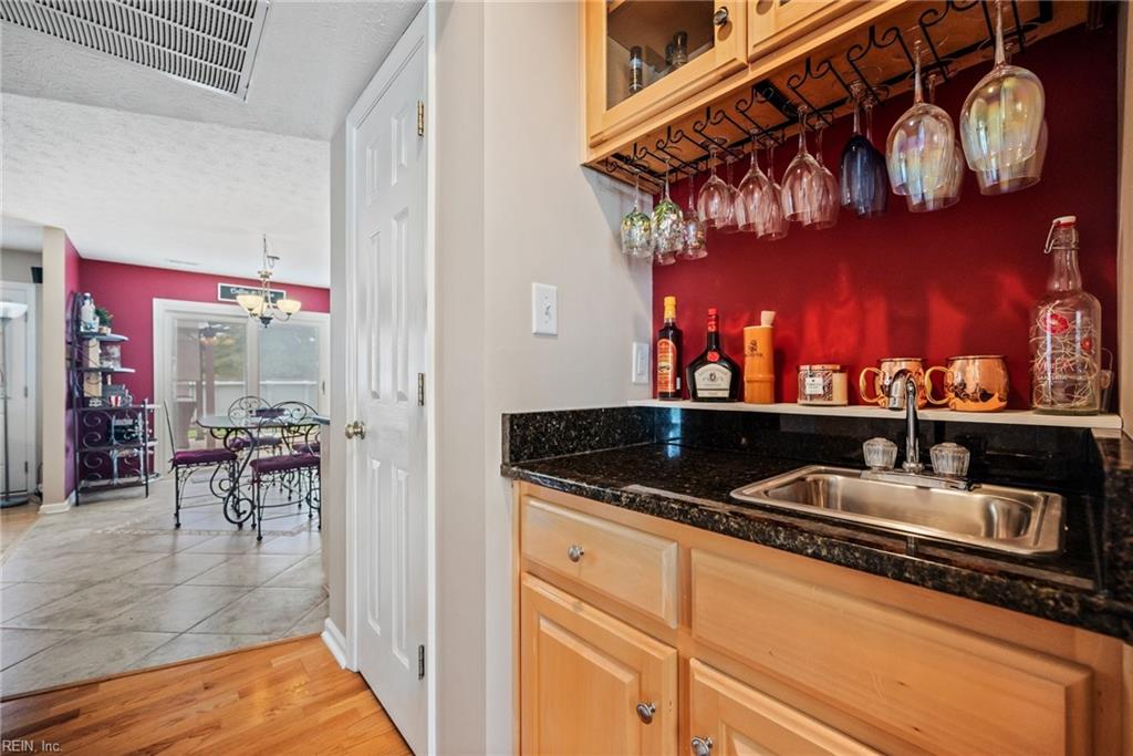 3228 Reades WAY